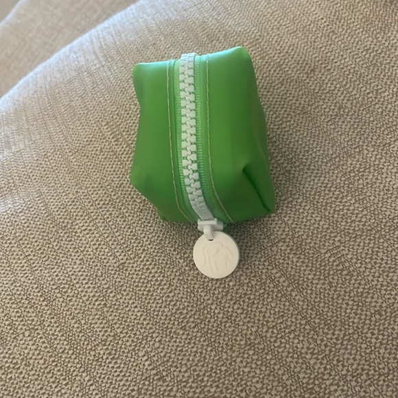 DE Soap holder/travel bag. Holds both DE bar soaps with a divider. - Picture 2 of 4